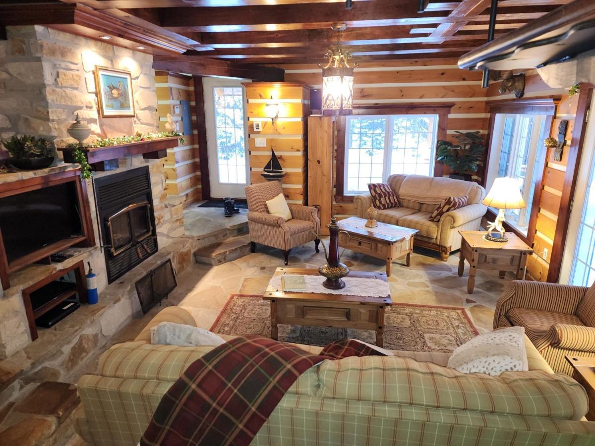 Domaine Riviere Sacacomie Hotel Saint-Alexis-des-Monts Bagian luar foto